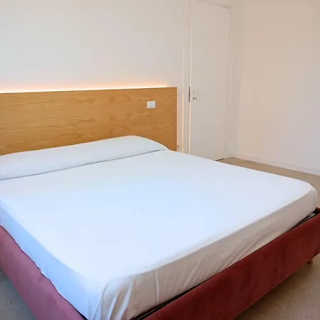 Nuovo Quadrilocale Con Aria Condizionata, - Se112 * سينِغاليا